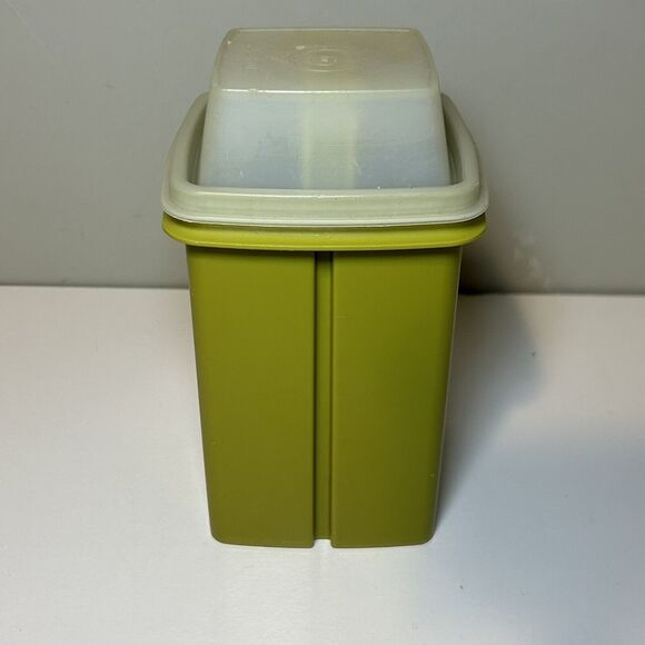 Tupperware Pickle Keeper Vintage Avocado Green 3 piece 1330-4 Avocado Lid - Picture 1 of 7